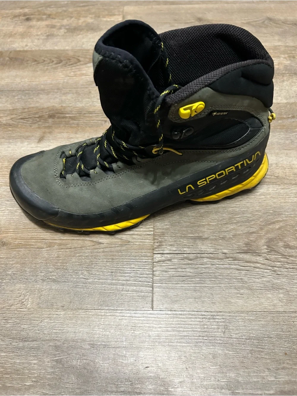 La Sportiva TX5 Men’s Size 10 Olive Yellow Hiking Climbing Gore-Tex Vibram Boots